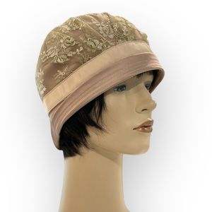 Bespoke Anna Chocola Ines Cloche